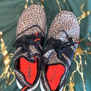 New Balance Cheetah tennis shoes